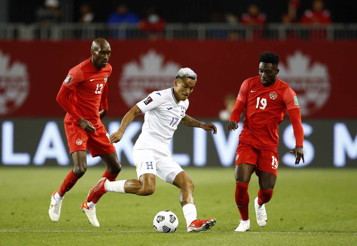 Canadá, líder de la eliminatoria de Concacaf para Qatar 2022 está en vilo por su estrella Alphonso Davies, baja indefinida por una miocarditis