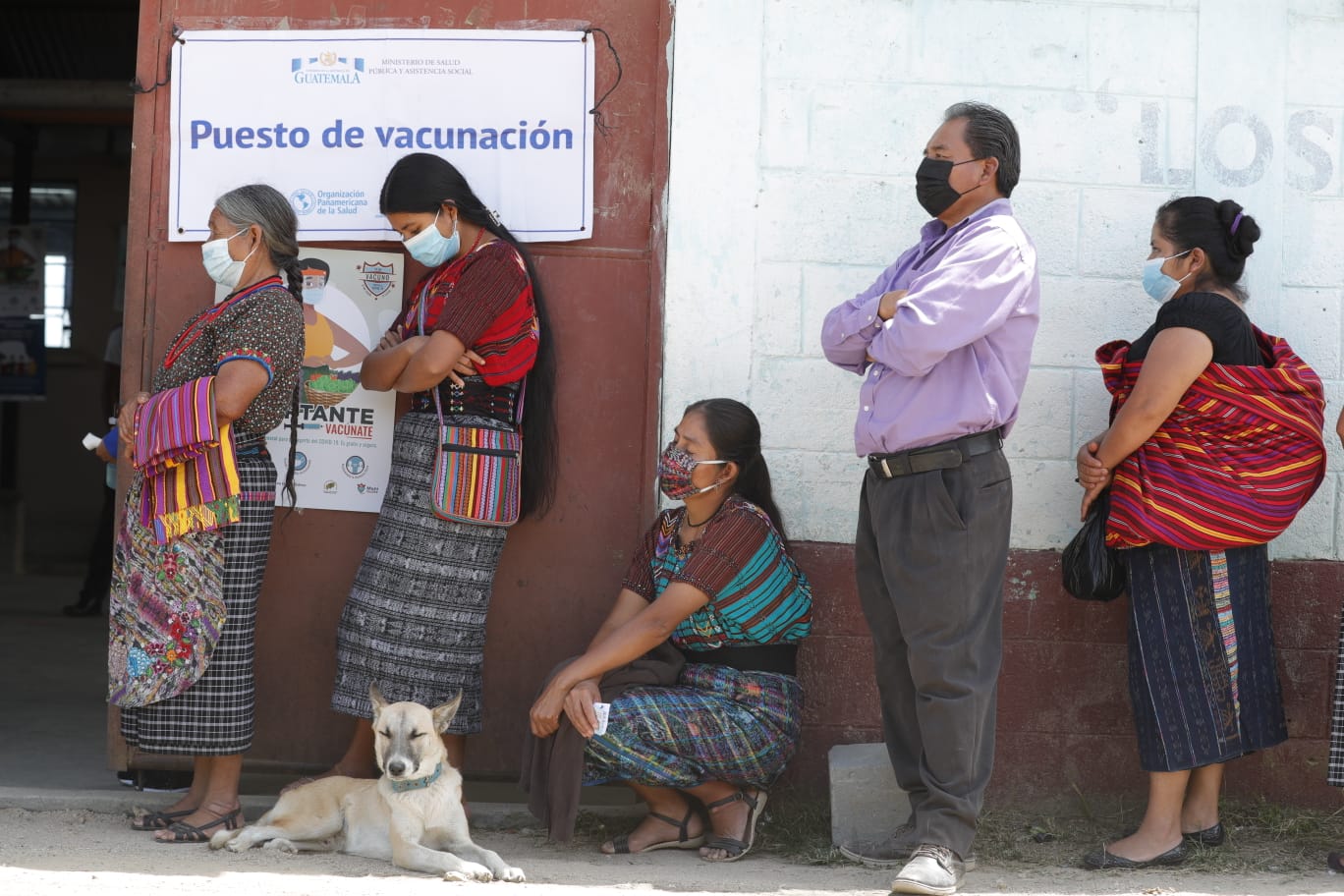 El Gobierno se propuso vacunar a 10.5 millones de guatemaltecos como población meta. (Foto Prensa Libre: Esbin García)