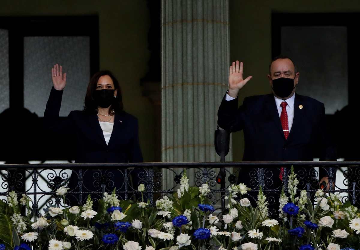 En su visita a Guatemala en julio último, la vicepresidenta de EE. UU., Kamala Harris, dejó claras las intenciones del gobierno de Biden de erradicar la migración desde sus raíces. (Foto: Hemeroteca PL)