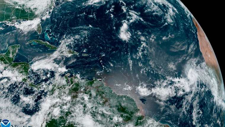 Avance de la tormenta tropical Larry, según el Centro Nacional de Huracanes de EE. UU. (Foto Prensa Libre: EFE)