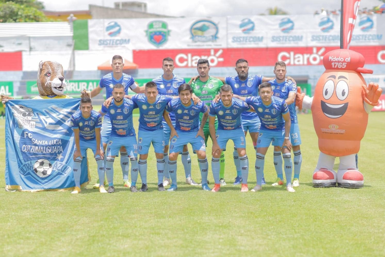 Este fue el cuadro titular de Santa Lucía Cotzumalguapa. Los lucianos le ganaron 2-0 a los cremas en su estadio. Foto Santa Lucía Cotz oficial.