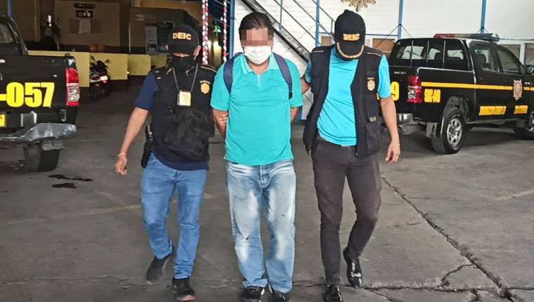 
José Froilán Sequen Alonzo fue capturado en la 1ª avenida y 1ª calle de la zona 1 de Chimaltenango. (Foto Prensa Libre: PNC)
