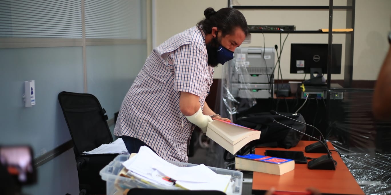 Foto de archivo en el Juzgado de Turno de la Torre de Tribunales en la audiencia de primera declaración del abogado Otto Gómez, pero esta fue suspendida. (Foto Prensa Libre: HemerotecaPL)