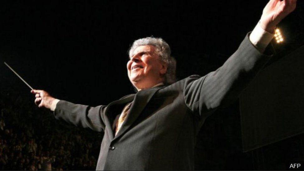 Theodorakis fue un coloso de la creación: su carrera abarca más de 1.000 piezas. BBC