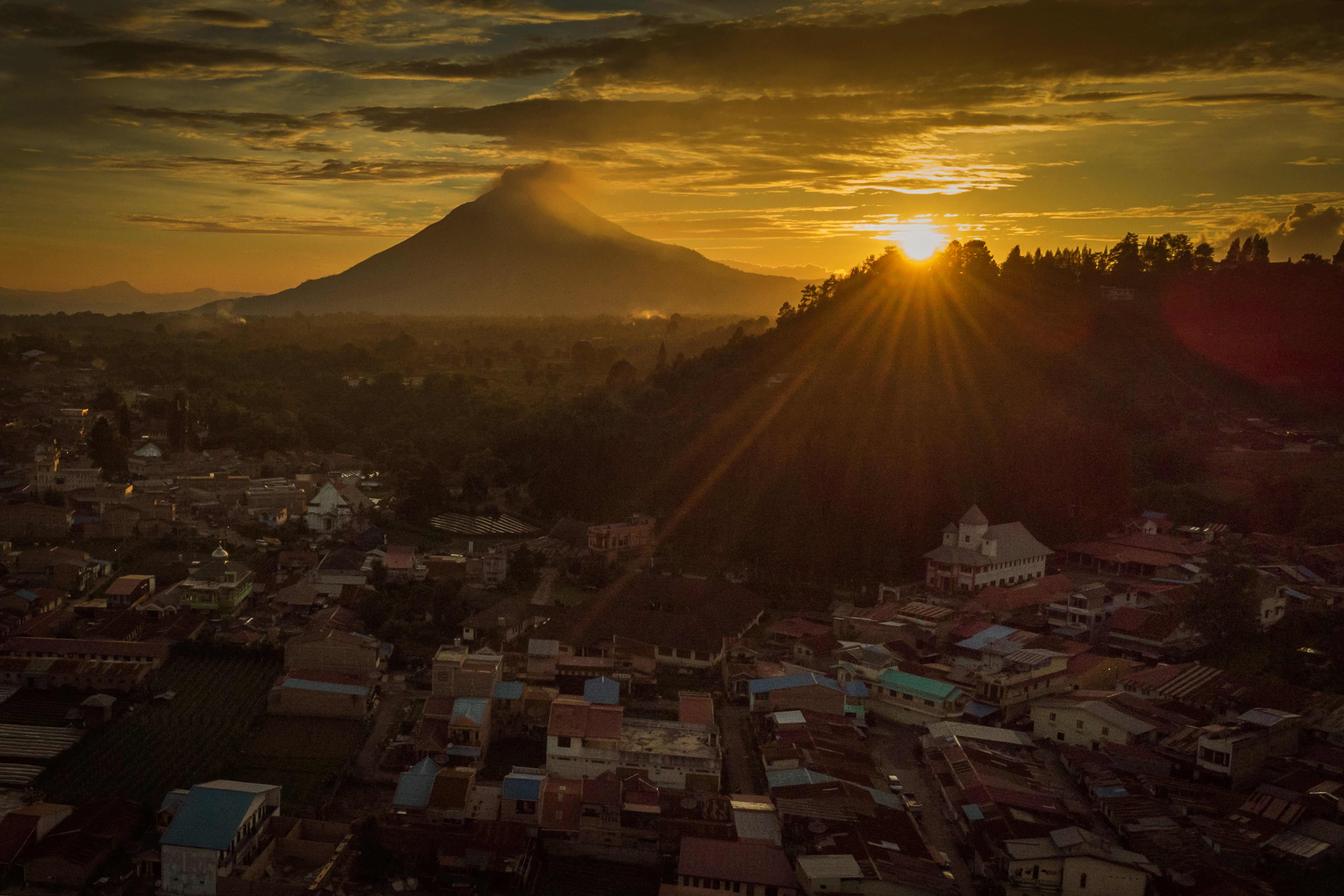 Tras permanecer millones de años inactivo , se procedió a la investigación. 
(Foto Prensa Libre: AFP)