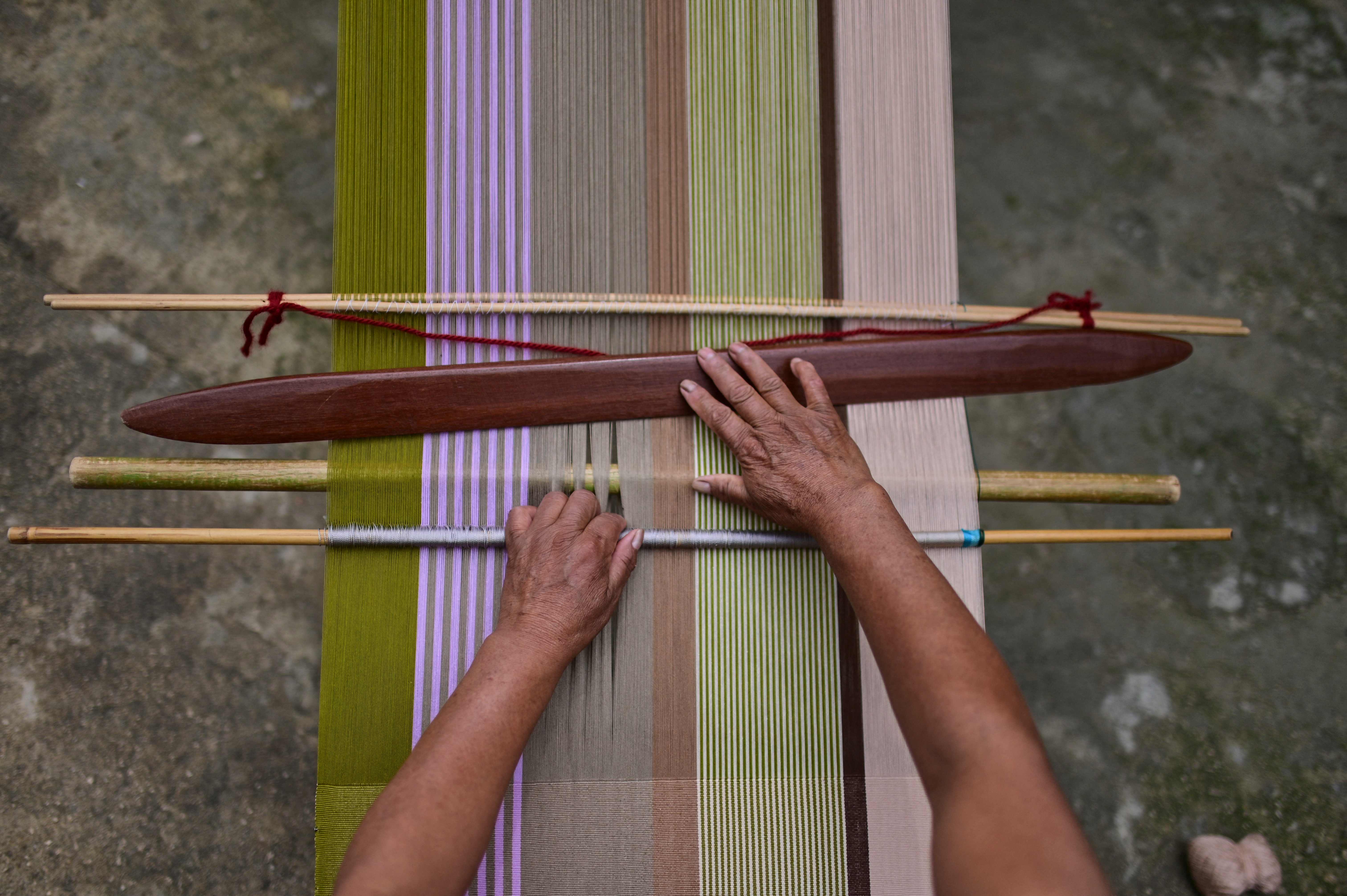 México impulsa acciones para que se respecten los derechos de los indígenas sobre sus creaciones textiles. (Foto, Prensa Libre: AFP).
