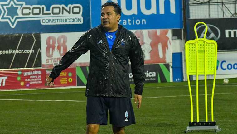 Amarini Villatoro fue anunciado el pasado 20 de agosto como entrenador del Pérez Zeledón como relevo de Paulo Wanchope. (Foto Prensa Libre: Pérez Zeledon Facebook)