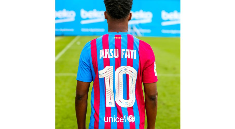 Ansu Fati es el nuevo 10 del Barcelona. (Foto Prensa Libre: @FCBarcelona)