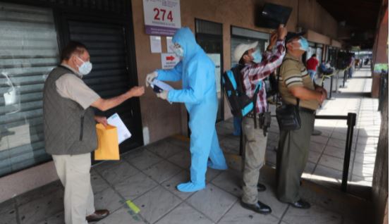 Guatemala mantiene protocolos de prevención por el covid-19. (Foto Prensa Libre: Érick Ávila) 