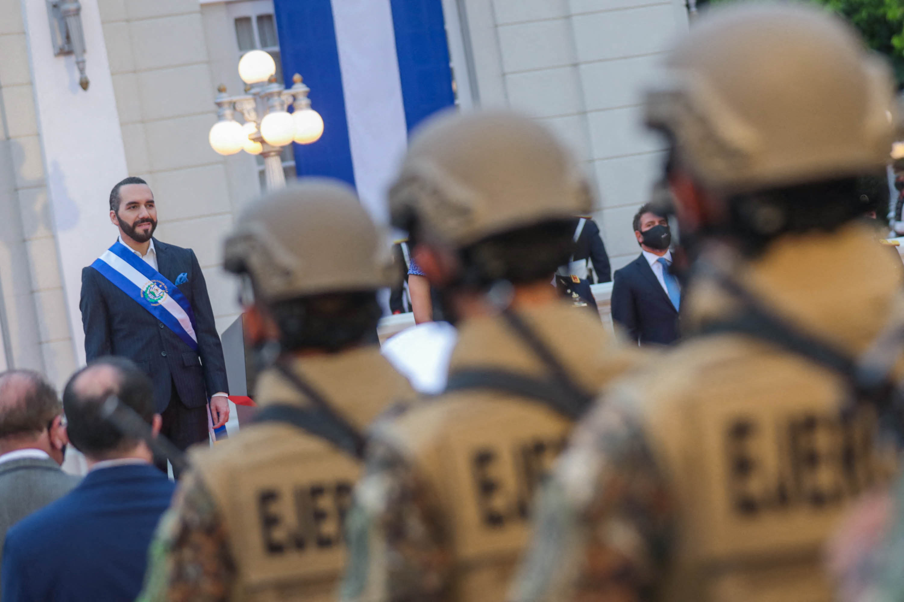 El presidente Nayib Bukele asistió a una actividad por el Bicentenario de Independencia de El Salvador. (Foto Prensa Libre: AFP)