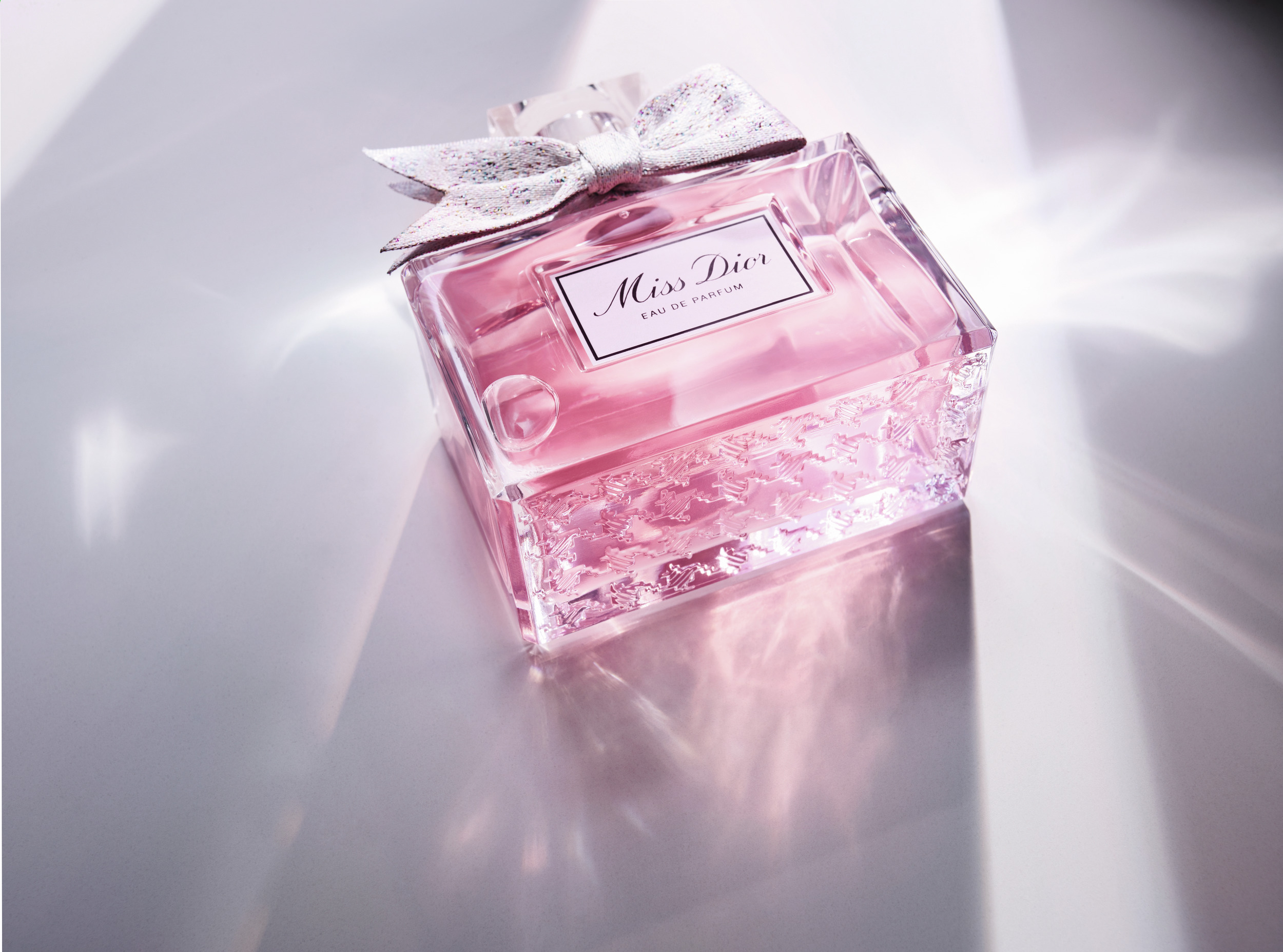 El nuevo Miss Dior Eau de Parfum ya puede adquirirse en Perfumerías Fetiche. Foto Prensa Libre: Cortesía