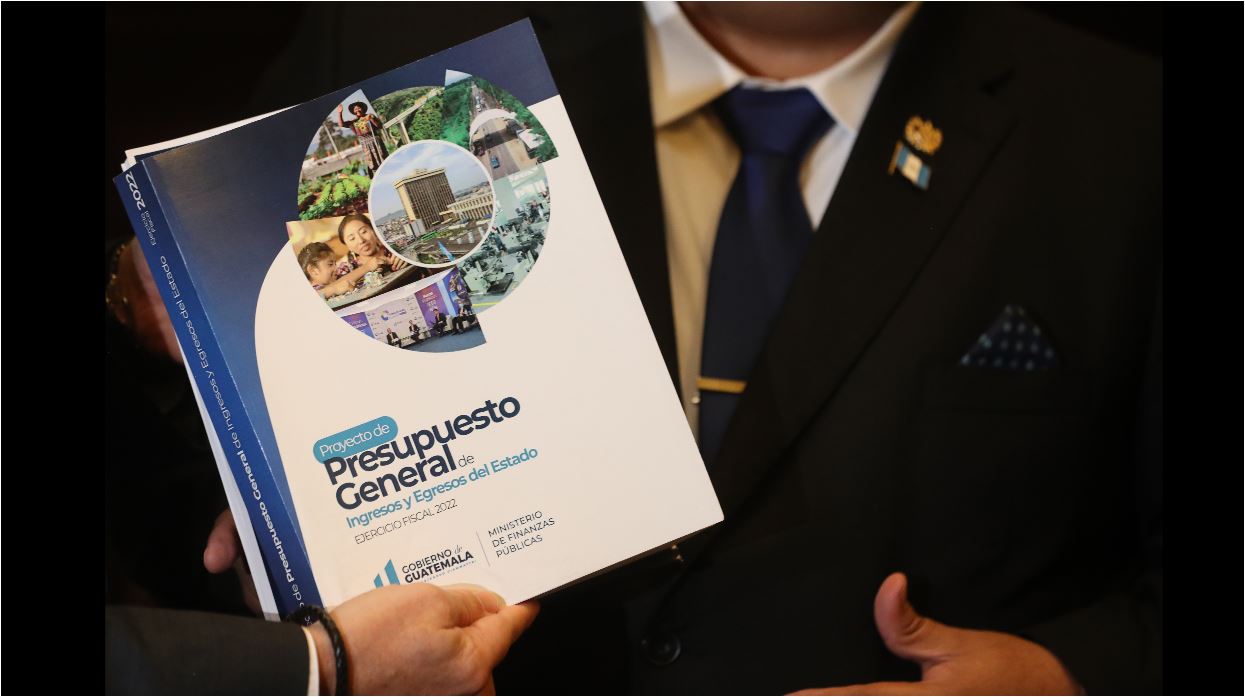 En septiembre de cada año el Gobierno debe entregar al Congreso la propuesta del presupuesto del Estado. Para ello se realizan varios análisis incluyendo los riesgos fiscales. (Foto, Prensa Libre: Hemeroteca PL).