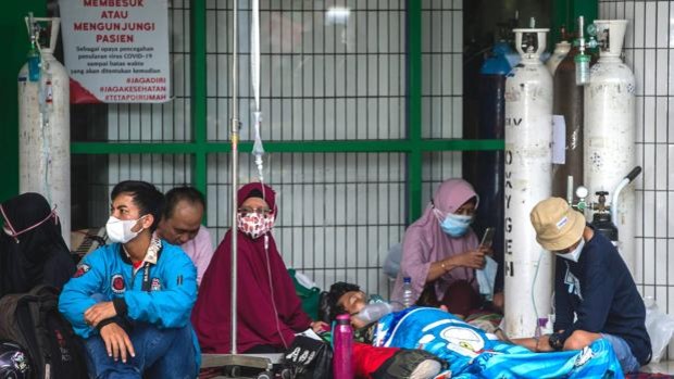 El coronavirus ha dejado al menos 1.5 millones de casos registrados en Tailandia y 14 mil muertes.  (Foto Prensa Libre: AFP)