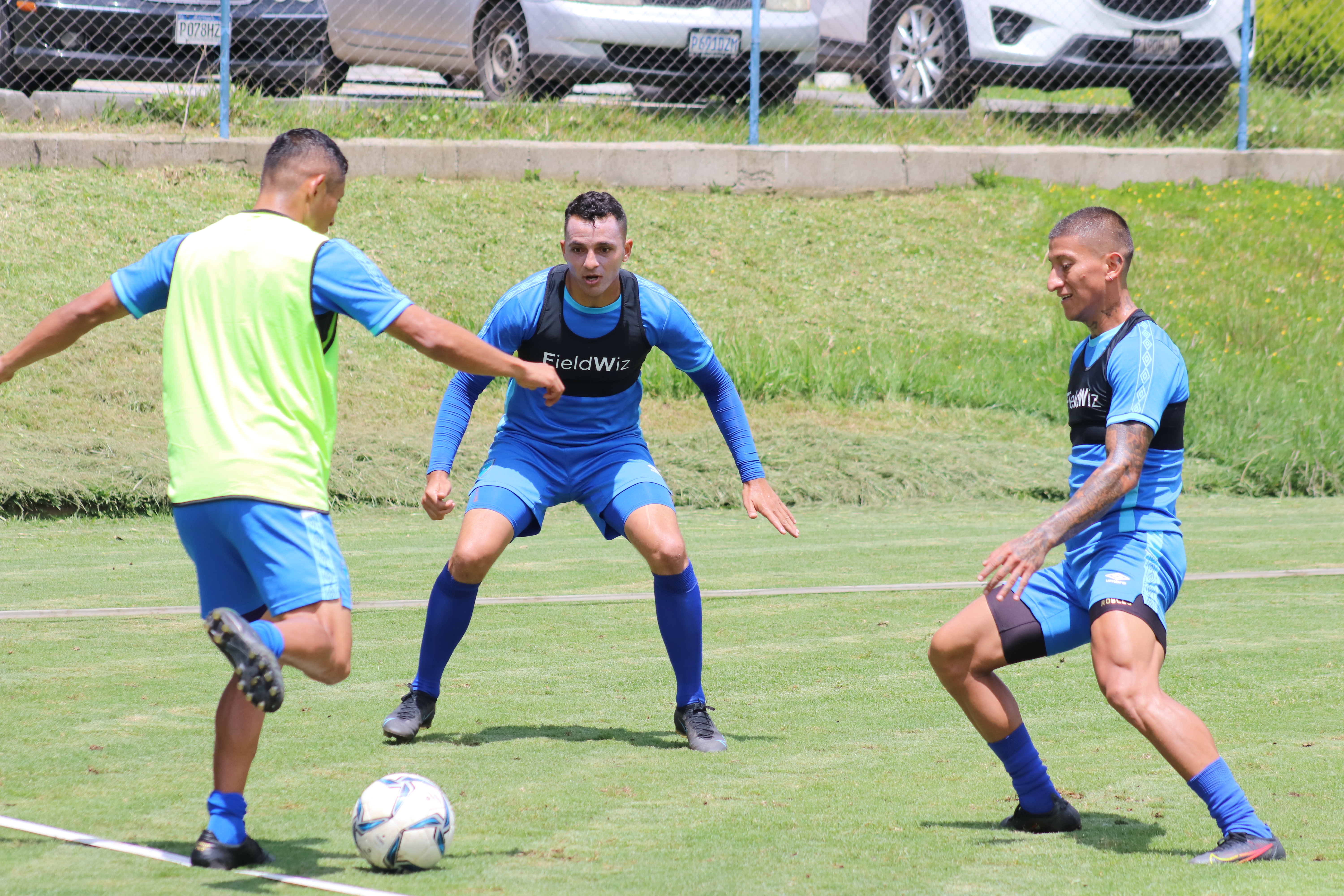 Los jugadores de la Selección Nacional, durante la práctica de este miércoles. (Foto Prensa Libre: Cortesía Fedefut)