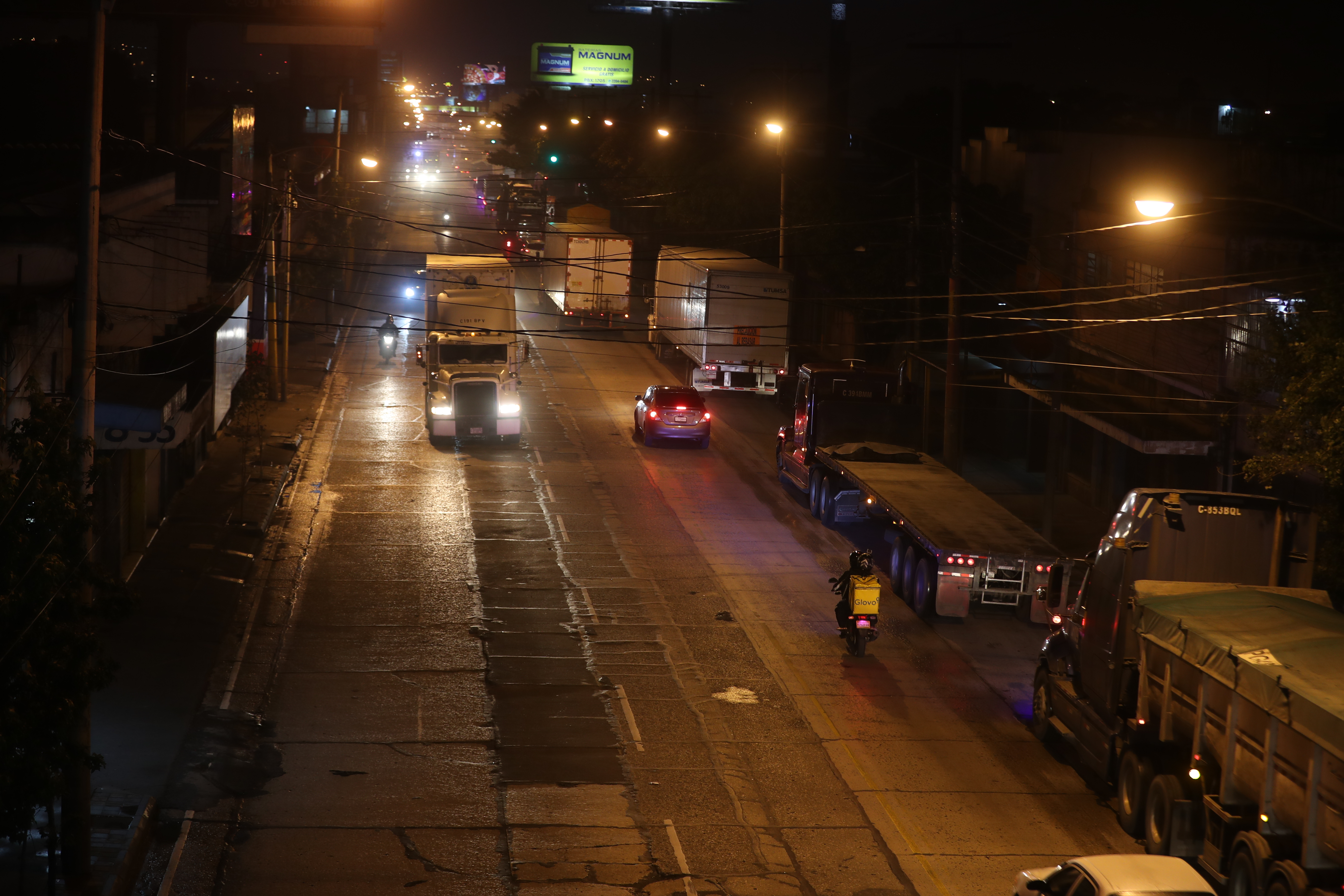 El toque de queda que se aplicó recientemente no tendrá impacto en las estimaciones de crecimiento económico para 2021, según Sergio Recinos presidente del Banguat. (Foto Prensa Libre: Juan Diego González) 