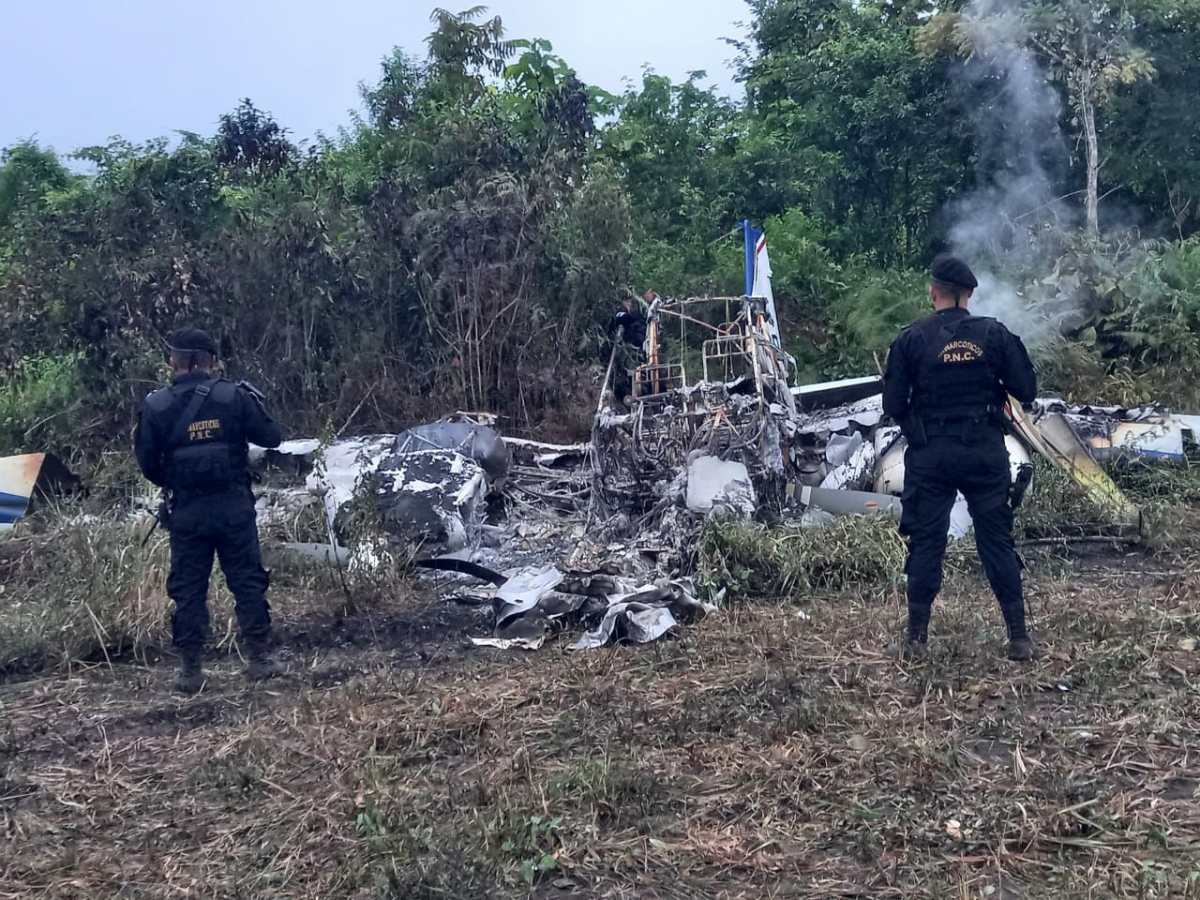 Ejército localiza narcoavioneta quemada en Petén, luego de 117 días sin reportes de vuelos ilegales