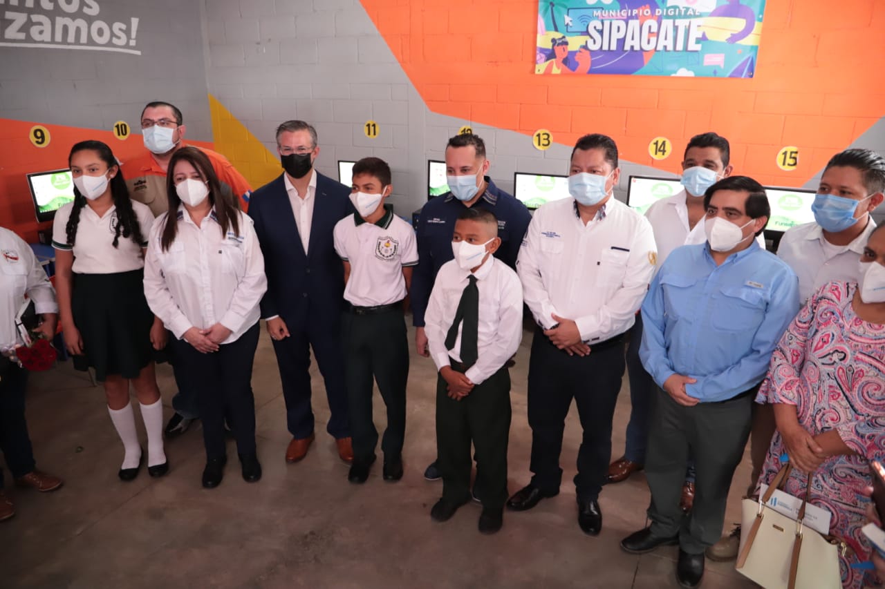 Funsepa junto con aliandos estratégicos transformaron en municipio digital a Sipacate, Escuintla. Foto Prensa Libre: Cortesía.