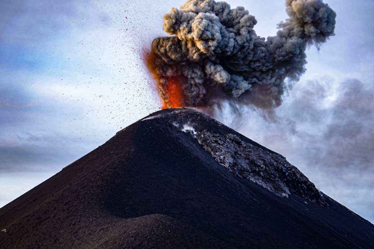 Volcán de Fuego: Impresionantes imágenes del momento cuando el coloso hizo erupción (captadas desde el Acatenango)