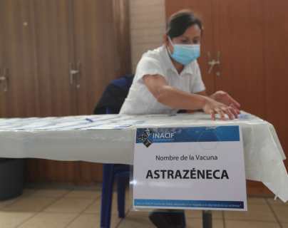 Gobierno se contradice en los detalles de la supuesta compra de vacunas de AstraZeneca