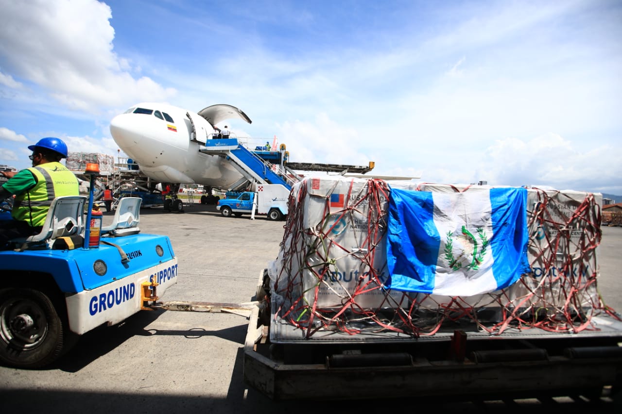 Guatemala recibe otras 700 mil dosis de la vacuna rusa Sputnik V