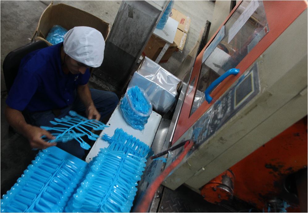 El sector plástico enfrenta costos adicionales para producir. (Foto Prensa Libre: Hemeroteca)