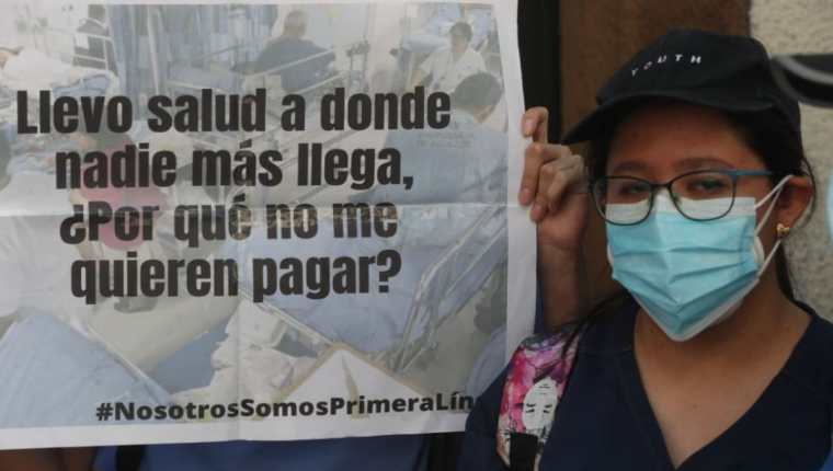 studiantes de medicina exigen pago de la beca estudiantil frente al Congreso. (Foto: Hemeroteca PL)