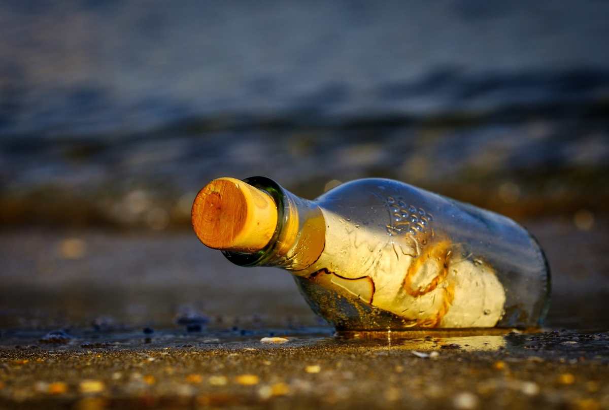 Hallazgo: Un mensaje enviado en una botella desde Japón, es encontrado en las playas de Hawái después de 37 años