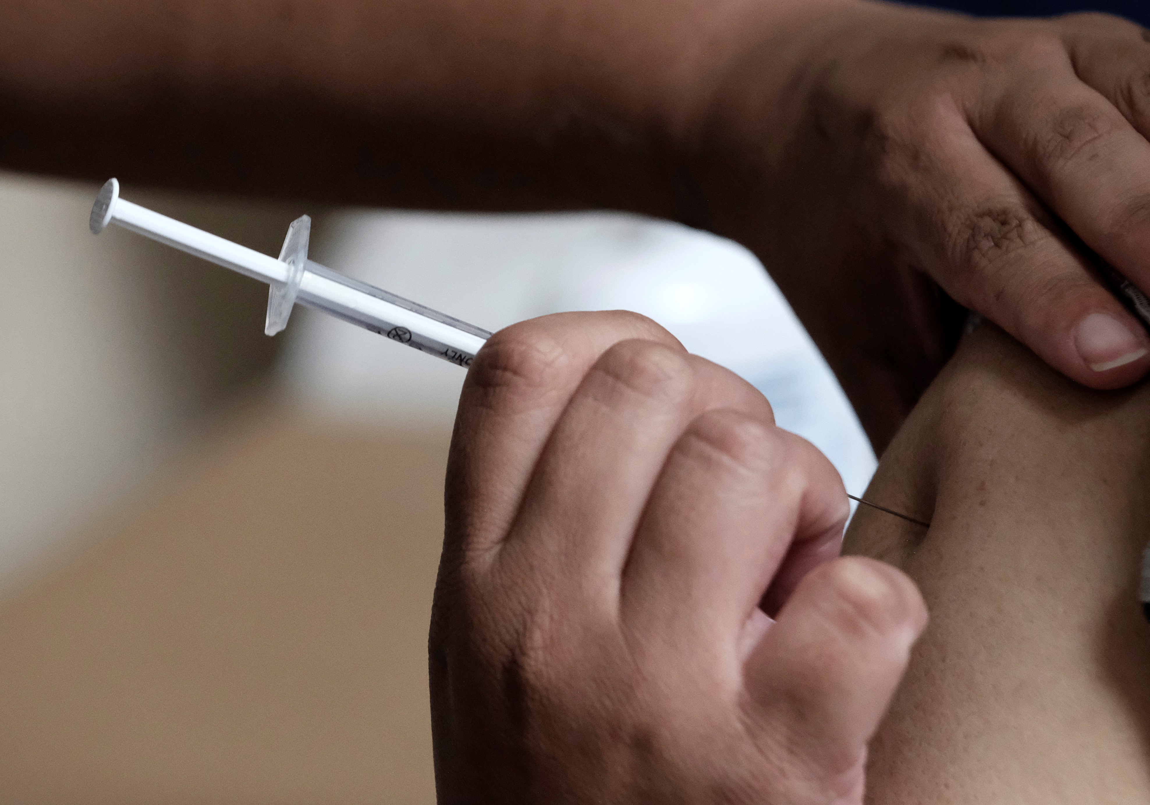La vacunación contra el covid-19 dejaría fuera al 40% de la población meta, la desigualdad en el proceso es una de las razones. (Foto Prensa Libre: Hemeroteca PL)