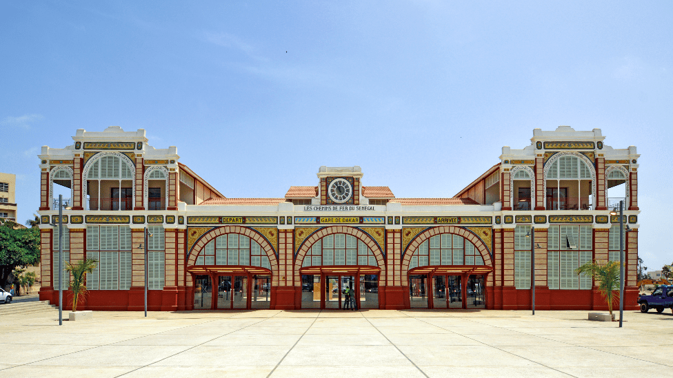 La estación de trenes de Dakar también está en la lista.