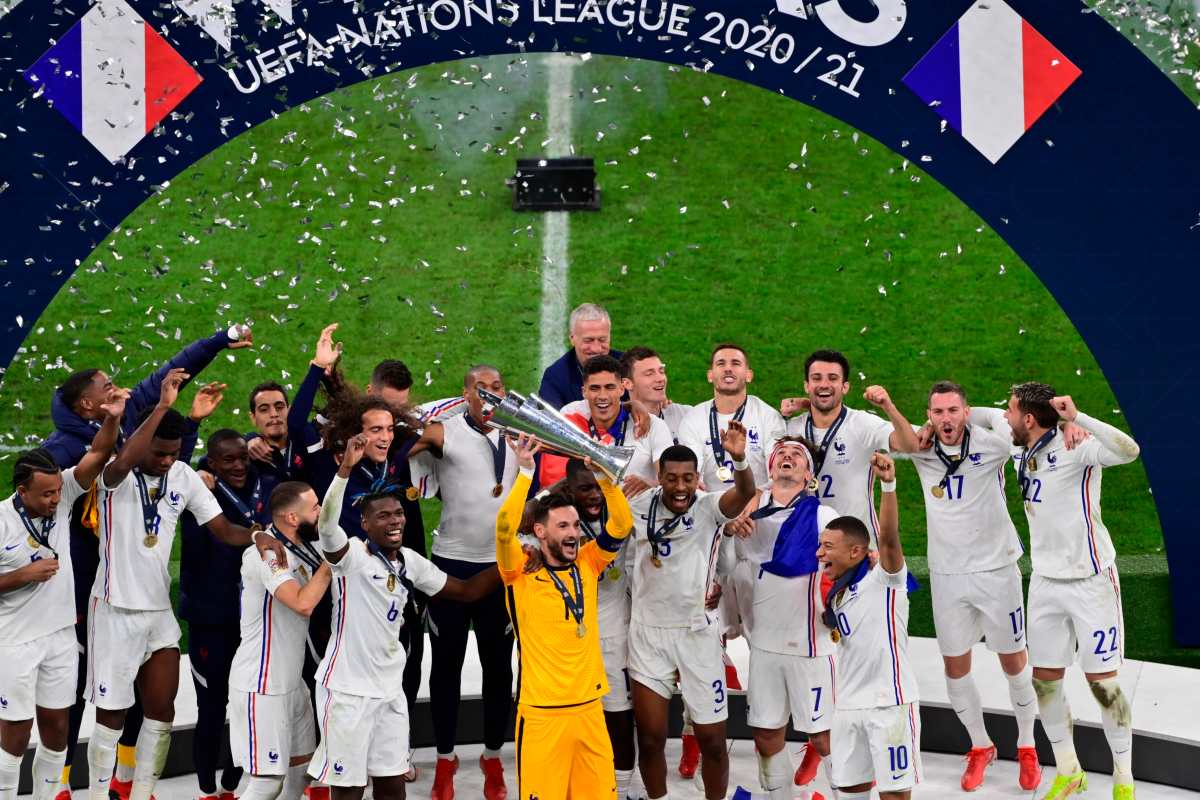 Francia remonta a España y es campeón de la Nations League con goles de Benzema y Mbappé que regateó al VAR para la polémica