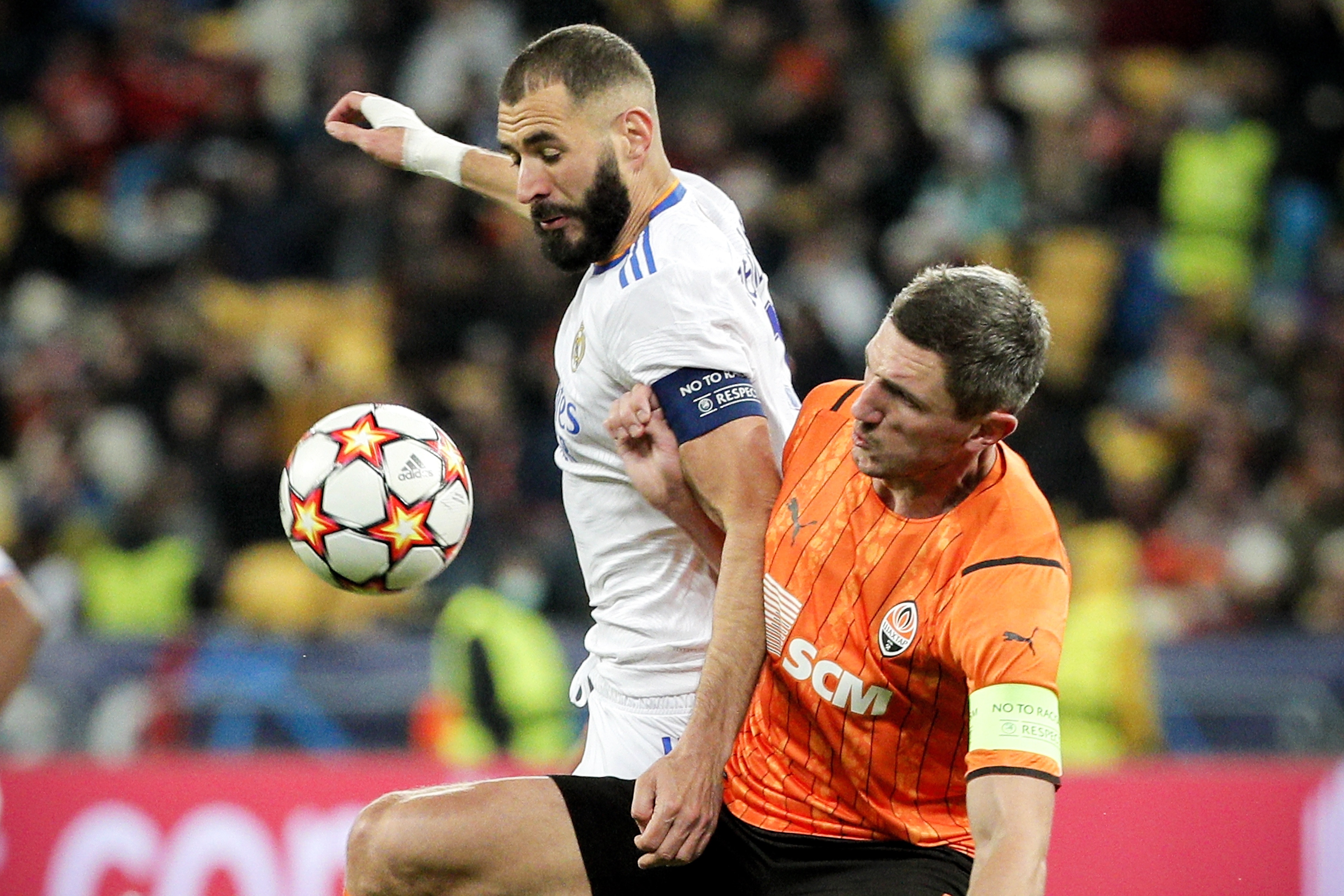 El final de noviembre será decisivo para Karim Benzema. El 24 se conocerá la sentencia y cinco días después entregarán el Balón de Oro, donde es favorito. Foto Prensa Libre: EFE.