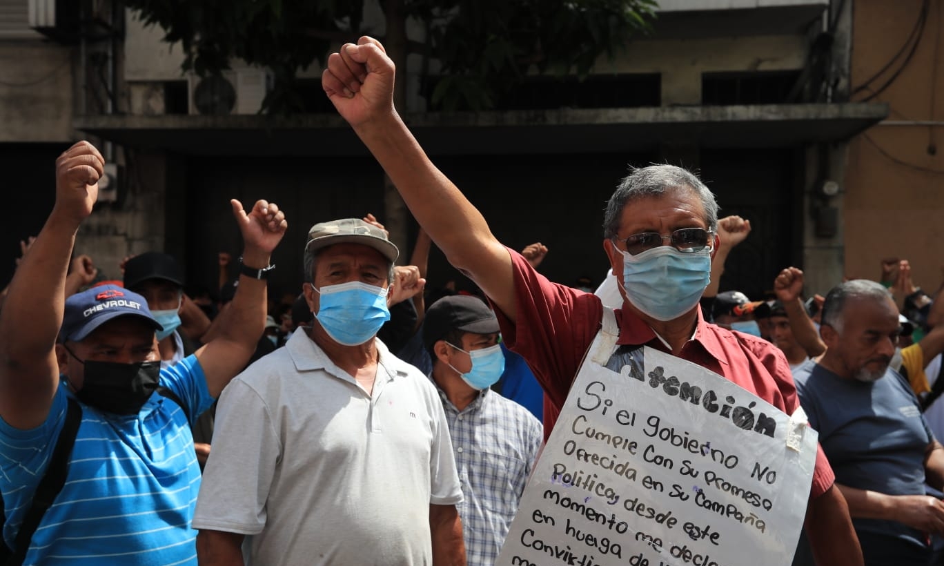 Los militares veteranos exigen que el Gobierno cumpla sus promesas. (Foto Prensa Libre: Byron García)