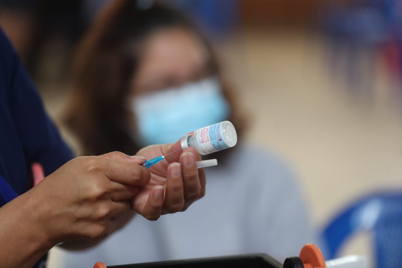 Guatemala avanza lento en el proceso de vacunación, según organismos internacionales. (Foto Prensa Libre: Érick Ávila)