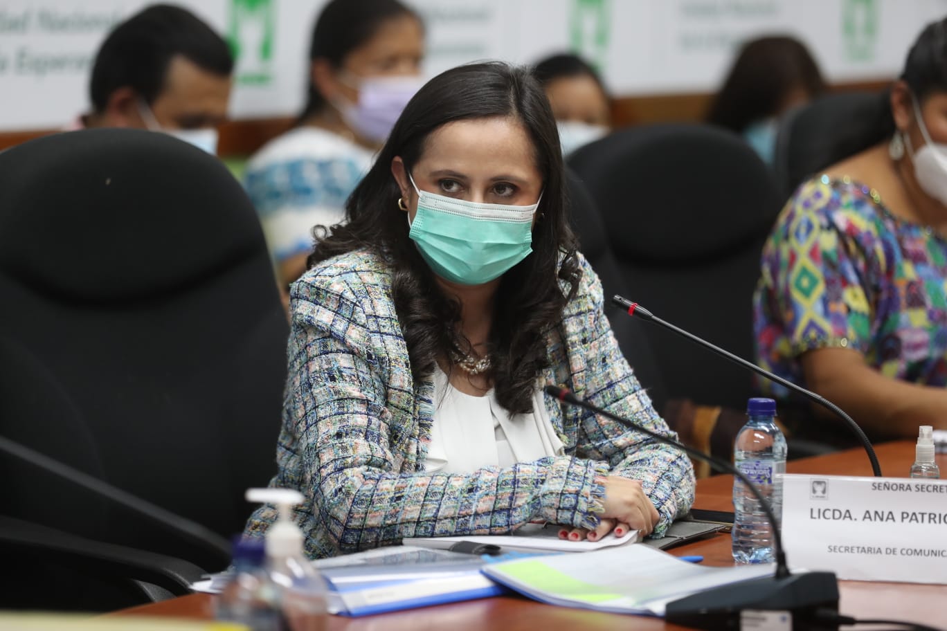 Diputados cuestionan poca inversión en campañas de información sobre la pandemia: en 2021 el Gobierno solo ha invertido Q3.5 millones