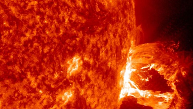 Las tormentas solares son explosiones en al astro rey que liberan enormes cantidades de energía. (Foto: Hemeroteca PL)
