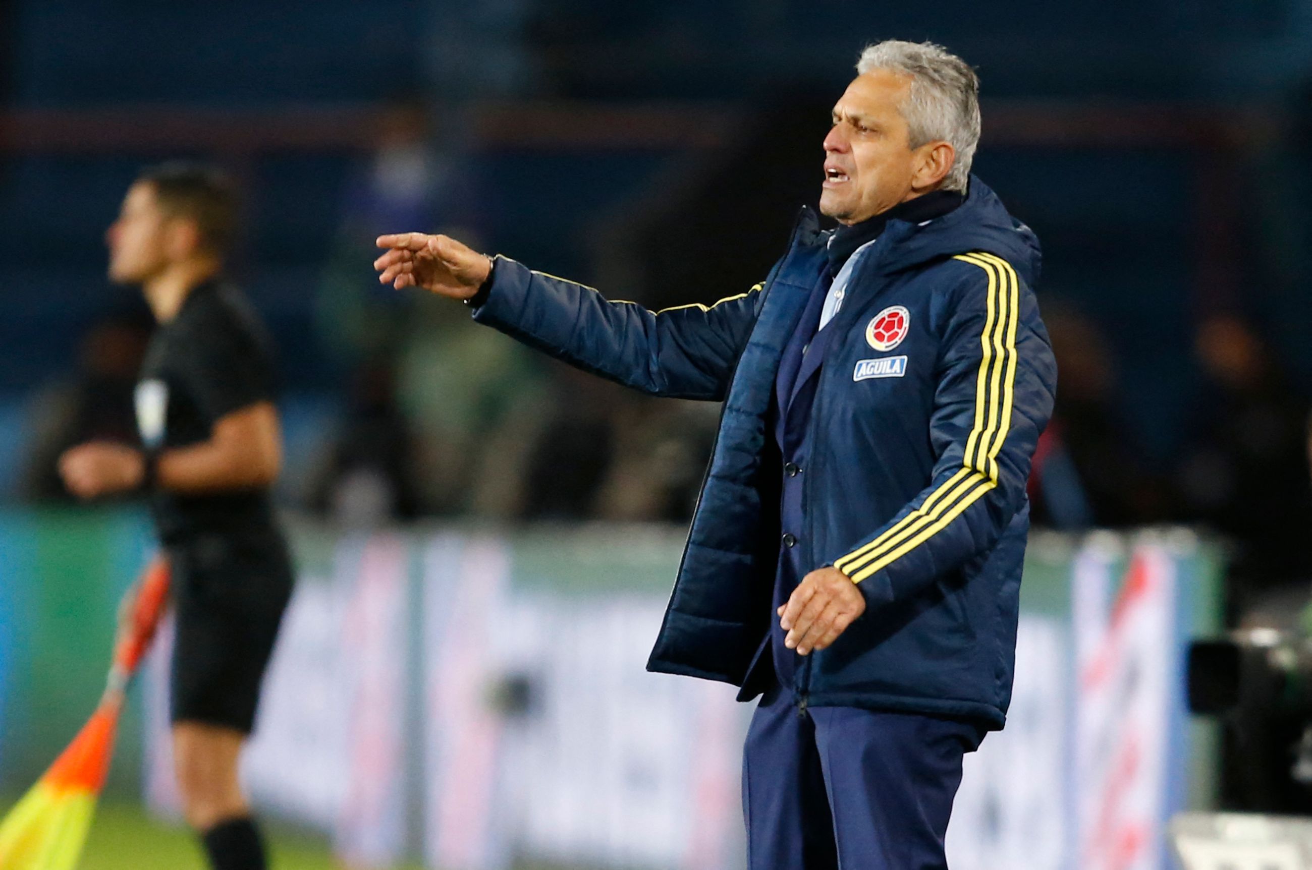 El entrenador de Colombia Reinaldo Rueda durante el partido ante Uruguay el 7 de octubre 2021. (Foto Prensa Libre: AFP)