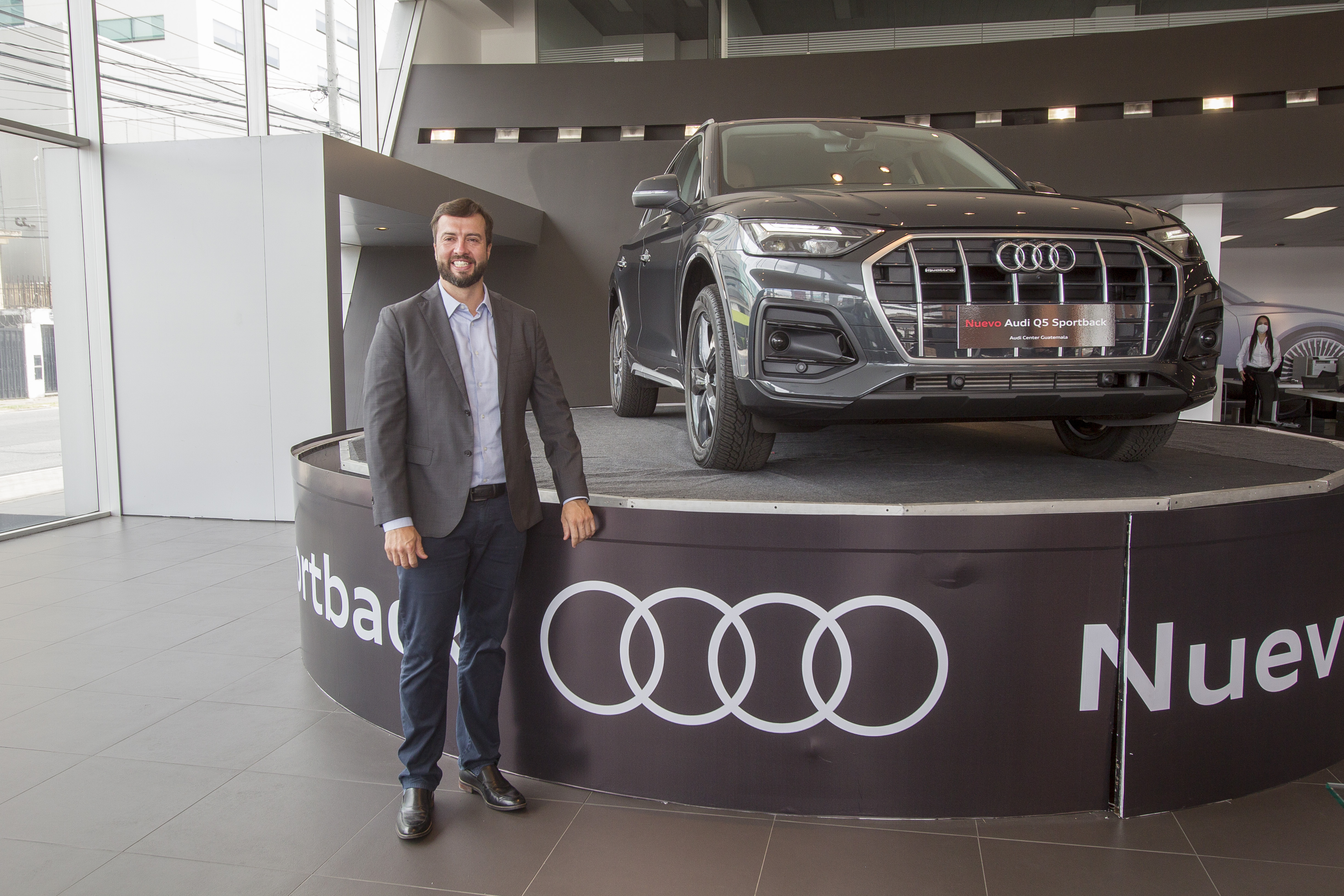 André Dueñas presentó el nuevo Audi Q5 Sportback. Foto Prensa Libre: Norvin Mendoza