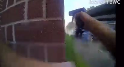 Video: hombre usa un arma modificada que dispara 30 veces en tres segundos y provoca brutal balacera contra la Policía