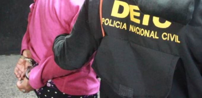 Devora Aguilar Monroy, condenada por parricidio, fue capturada en octubre del 2018. (Foto Prensa Libre: PNC) 