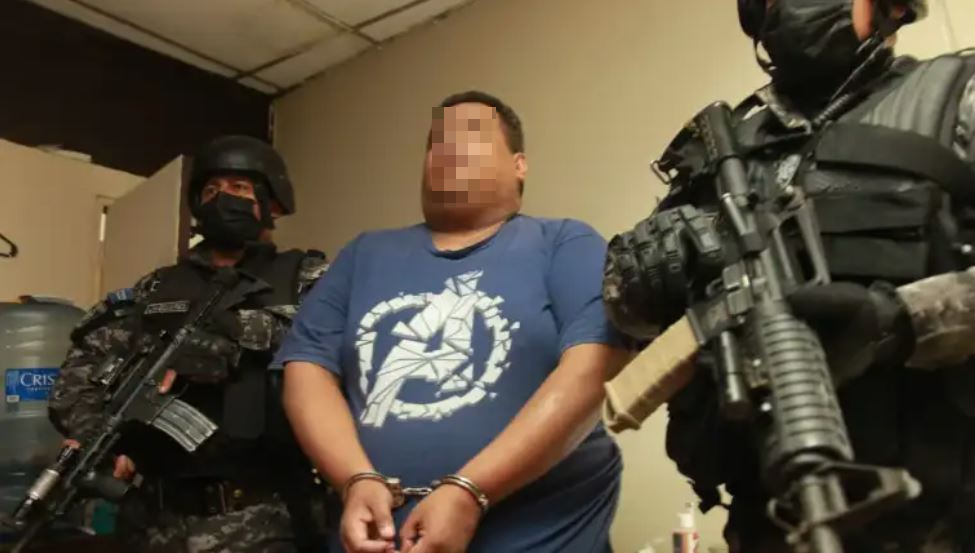 Fiscalía de El Salvador desarticuló a una organización criminal que distribuía droga que compraba a narcos guatemalteco. (Foto Prensa Libre: FGR) 