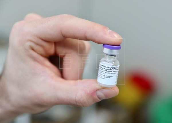 Las personas que recibieron una dosis de la vacuna de Johnson & Johnson podrían optar a un refuerzo, si lo autoriza la FDA. (Foto Prensa Libre: EFE)