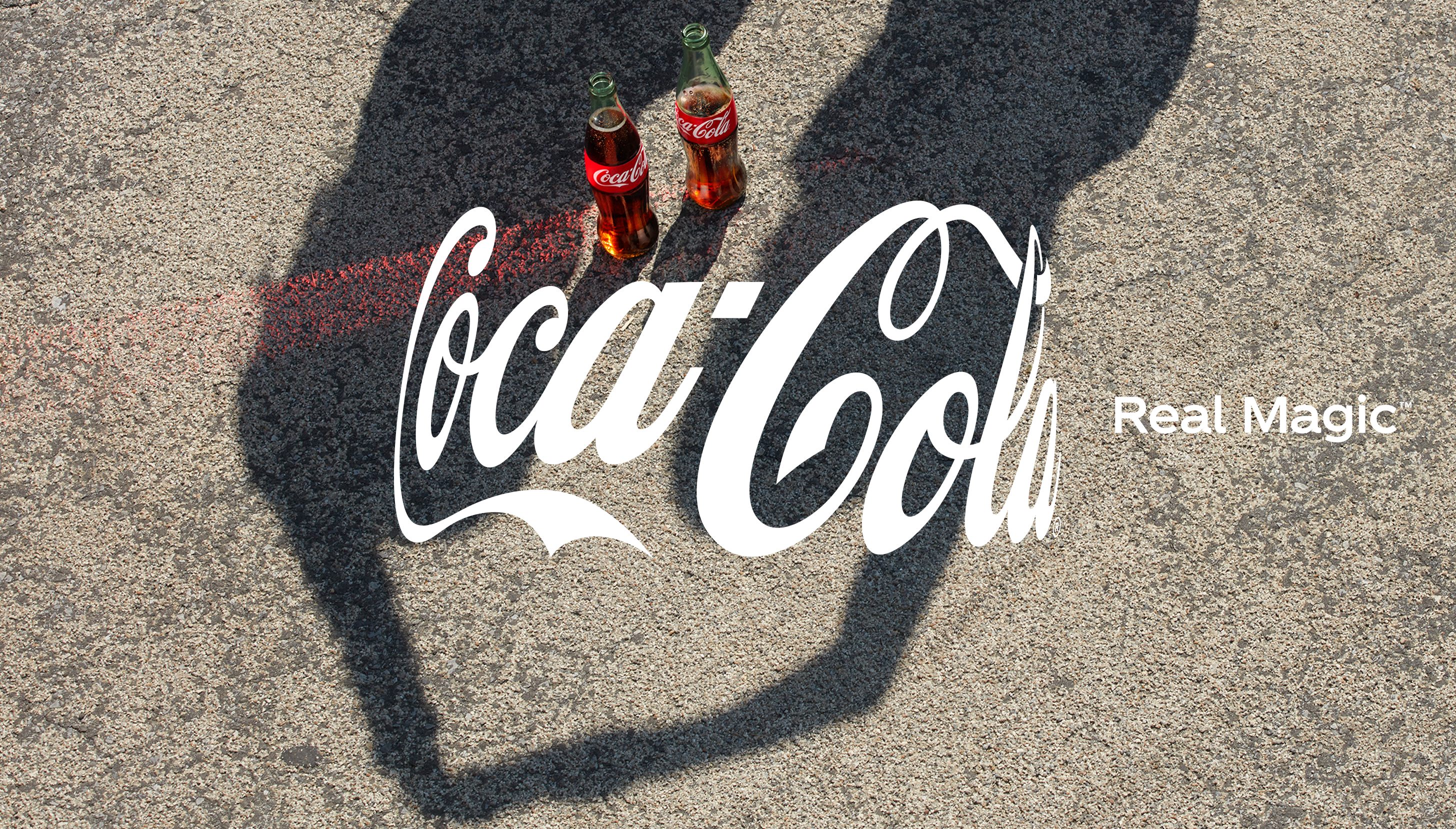 El abrazo es el símbolo principal de la nueva campaña de Coca-Cola. Foto Prensa Libre: Cortesía