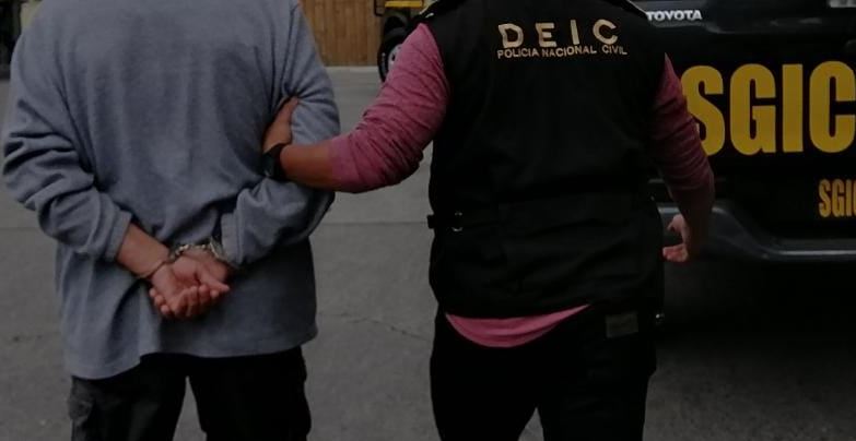 Mario Morales Castillo fue capturado en la zona 12 de la capital señalado de agresión sexual. (Foto Prensa Libre: PNC) 