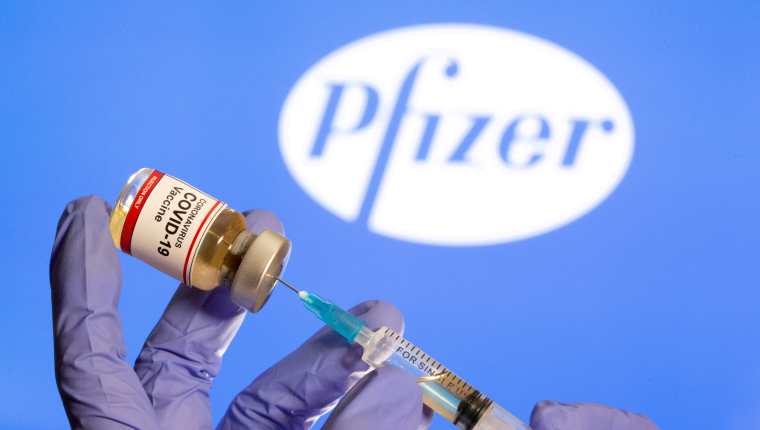 Vacuna Pfizer contra el coronavirus. (Foto Prensa Libre: Reuters)