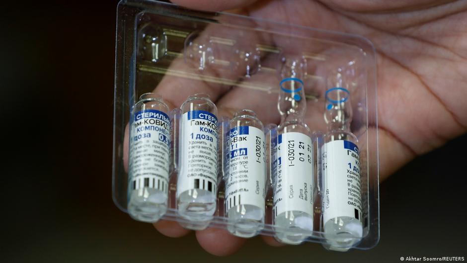 México firma acuerdo para producir vacuna rusa Sputnik V