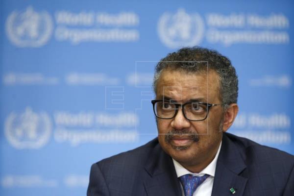 Tedros Adhanom Ghebreyesus se refirió a la situación mundial por el coronavirus y resaltó la necesidad de vacunar a la población mundial. (Foto Prensa Libre: EFE)