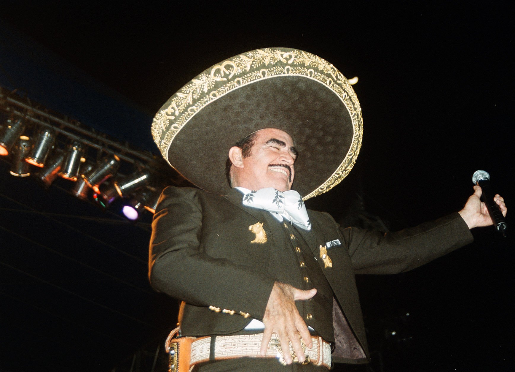Vicente Fernández en una presentación en Guatemala.  (Foto Prensa Libre: Hemeroteca)
