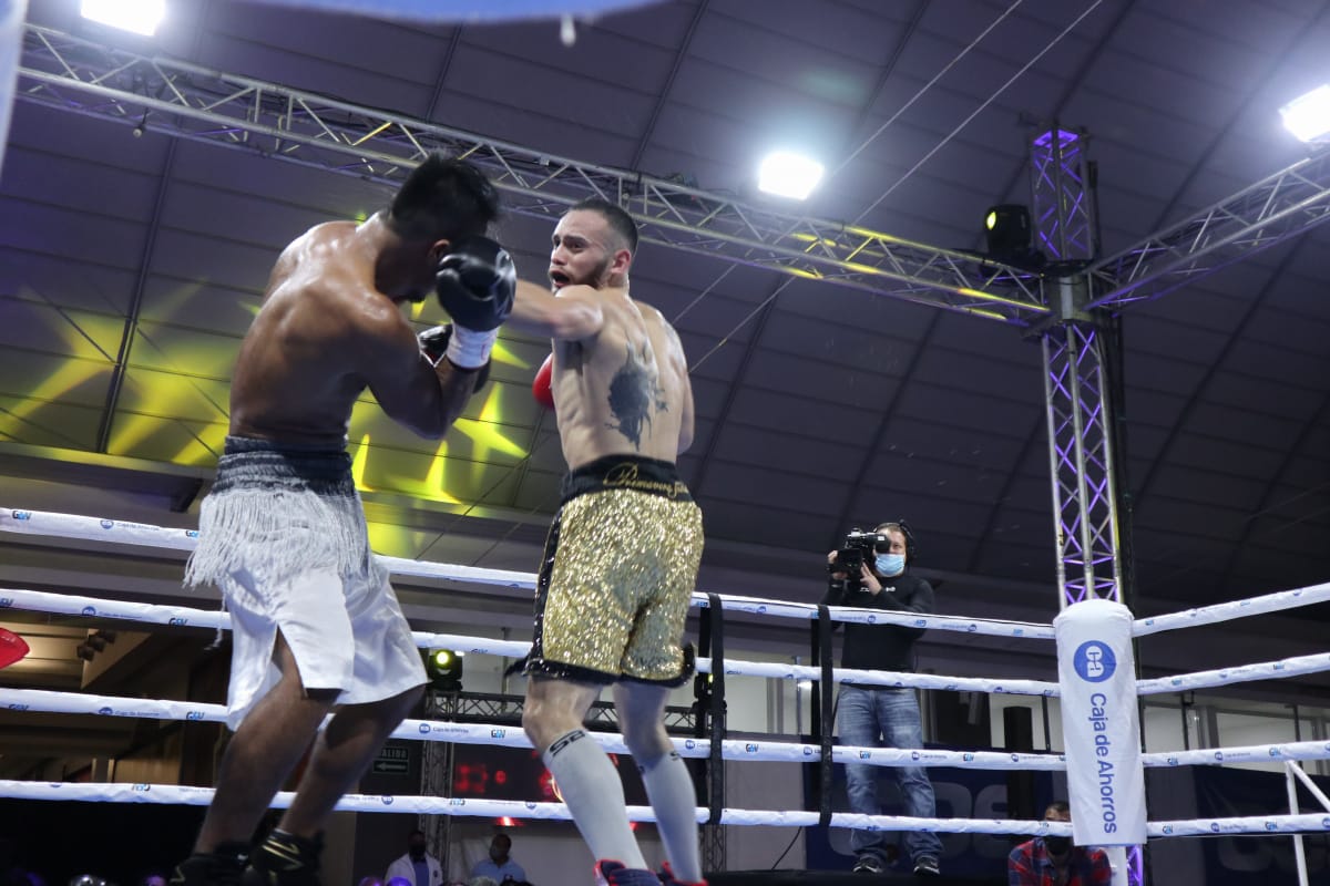 El guatemalteco René "Kampana" de León ganó su novena pelea como profesional, en la velada realizada en Panamá. (Foto Redes).