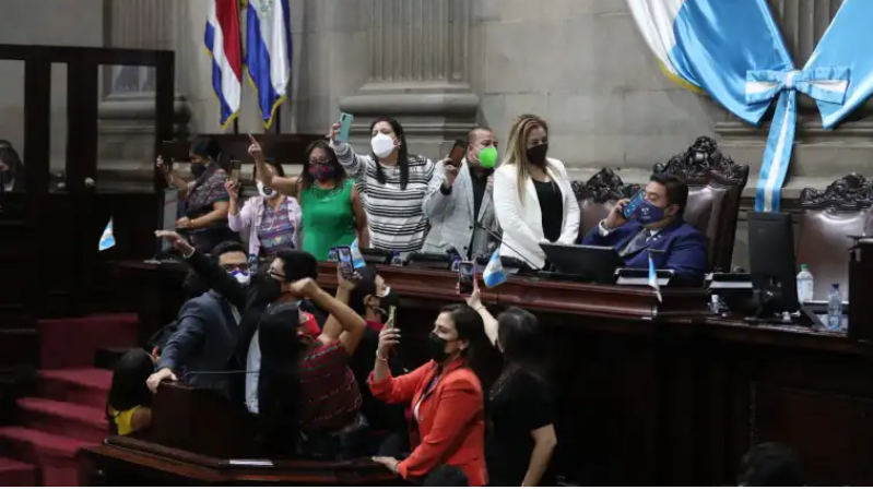 Varios bloques han retirado su apoyo al oficialismo por la conducción que Allan Rodríguez ha dado al Pleno Legislativo. Fotografía: Prensa Libre. 