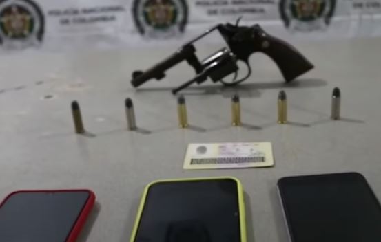 Cámaras de seguridad registran Balacera en Colombia. (Foto Prensa Libre: YouTube)
